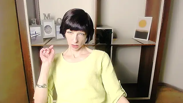Snapshot of _AngeliaFlow_ chatting on September 2025 06:24:02 AM AngeliaFlow online show from September 2025 06:24:02 AM