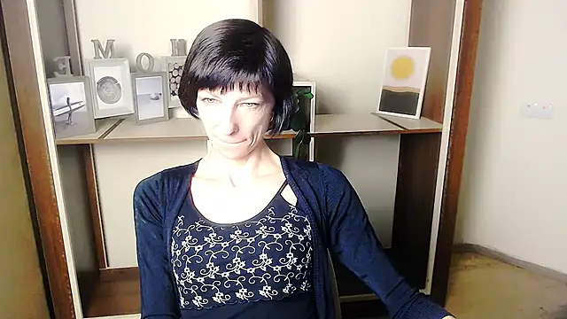 Snapshot of _AngeliaFlow_ chatting on September 2025 06:58:02 AM AngeliaFlow online show from September 2025 06:58:02 AM