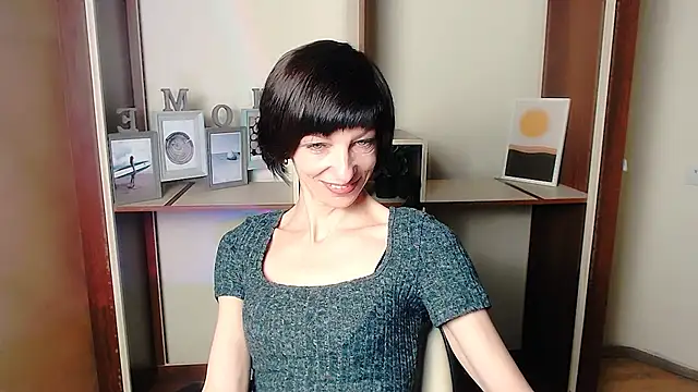 Snapshot of _AngeliaFlow_ chatting on September 2025 06:48:01 AM AngeliaFlow online show from September 2025 06:48:01 AM