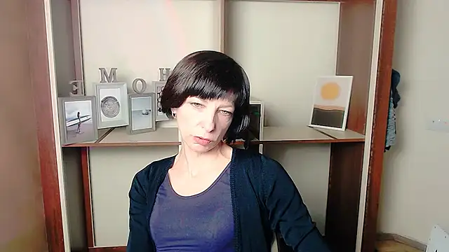 Snapshot of _AngeliaFlow_ chatting on September 2025 06:29:02 AM AngeliaFlow online show from September 2025 06:29:02 AM