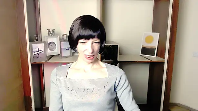 Snapshot of _AngeliaFlow_ chatting on September 2025 07:13:02 AM AngeliaFlow online show from September 2025 07:13:02 AM