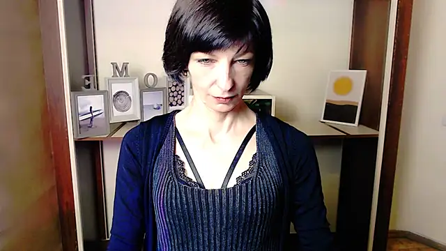 Snapshot of _AngeliaFlow_ chatting on October 2025 06:30:02 AM AngeliaFlow online show from October 2025 06:30:02 AM