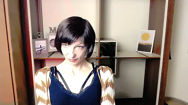 Snapshot of _AngeliaFlow_ chatting on October 2025 06:54:01 AM AngeliaFlow online show from October 2025 06:54:01 AM