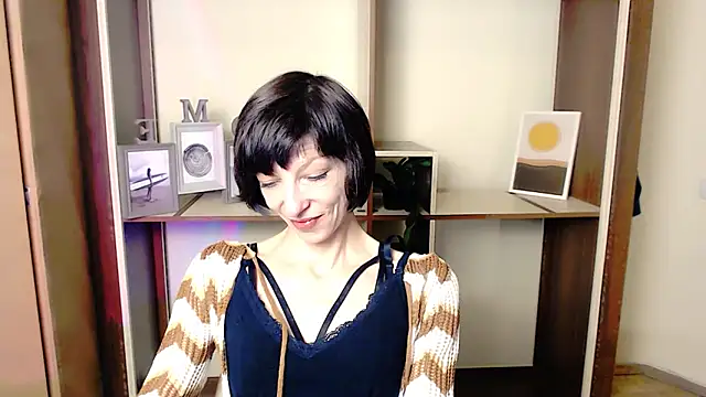 Snapshot of _AngeliaFlow_ chatting on October 2025 06:55:02 AM AngeliaFlow online show from October 2025 06:55:02 AM