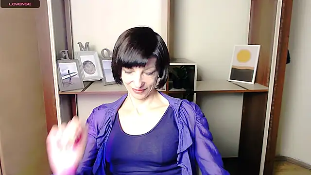 Snapshot of _AngeliaFlow_ chatting on October 2025 06:33:01 AM AngeliaFlow online show from October 2025 06:33:01 AM