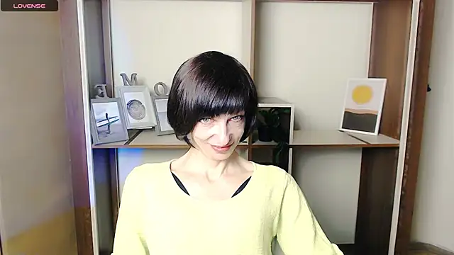 Snapshot of _AngeliaFlow_ chatting on October 2025 06:45:02 AM AngeliaFlow online show from October 2025 06:45:02 AM
