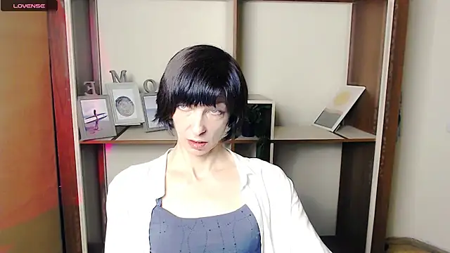 Snapshot of _AngeliaFlow_ chatting on October 2025 06:57:01 AM AngeliaFlow online show from October 2025 06:57:01 AM