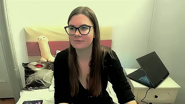 CarolineFlirt online show from November 2025 04:07:01 PM