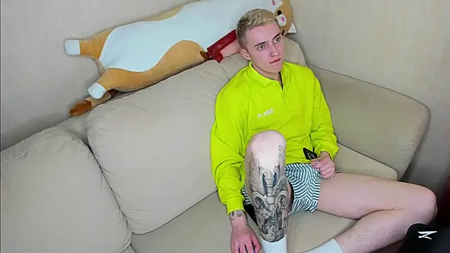 crazybottom99 online show from February 2025 05:15:02 PM