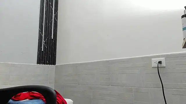 Snapshot of Luke_davis01 chatting on February 2025 04:37:02 PM Luke davis01 online show from February 2025 04:37:02 PM