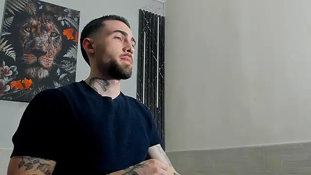 Snapshot of Luke_davis01 chatting on February 2025 01:17:02 PM Luke davis01 online show from February 2025 01:17:02 PM