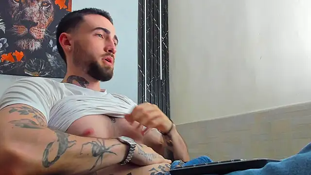 Snapshot of Luke_davis01 chatting on March 2025 05:07:02 PM Luke davis01 online show from March 2025 05:07:02 PM