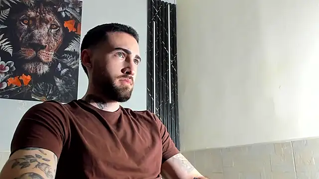 Snapshot of Luke_davis01 chatting on March 2025 01:13:02 PM Luke davis01 online show from March 2025 01:13:02 PM