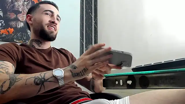 Snapshot of Luke_davis01 chatting on March 2025 05:02:02 PM Luke davis01 online show from March 2025 05:02:02 PM