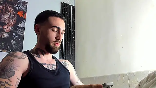 Snapshot of Luke_davis01 chatting on March 2025 01:18:02 PM Luke davis01 online show from March 2025 01:18:02 PM