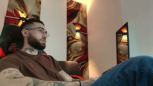 Snapshot of Luke_davis01 chatting on September 2025 01:14:02 PM Luke davis01 online show from September 2025 01:14:02 PM