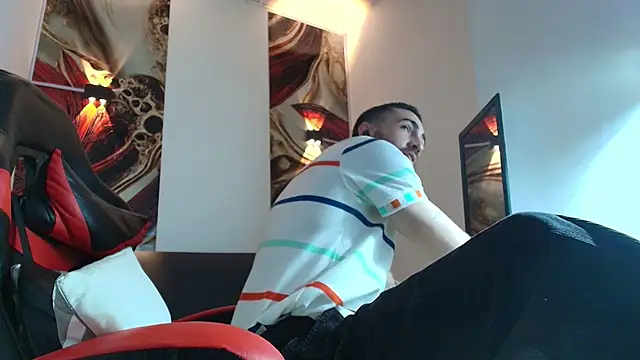 Snapshot of Luke_davis01 chatting on September 2025 01:05:02 PM Luke davis01 online show from September 2025 01:05:02 PM