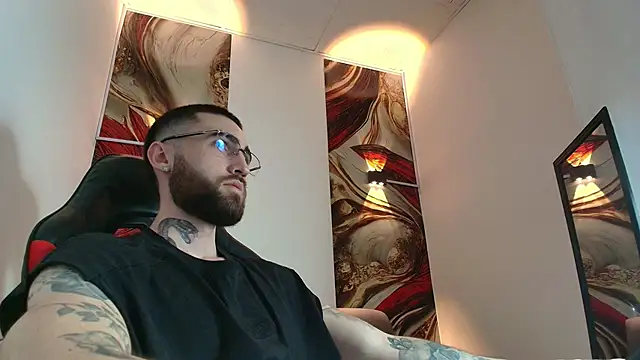 Snapshot of Luke_davis01 chatting on October 2025 12:45:02 PM Luke davis01 online show from October 2025 12:45:02 PM