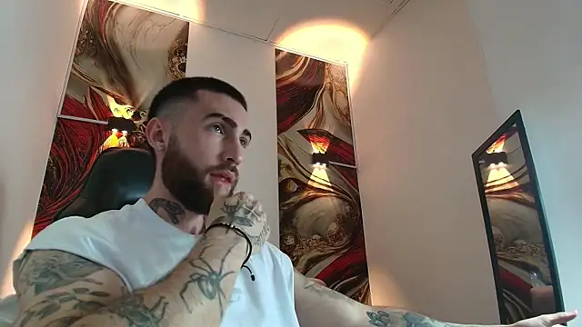 Snapshot of Luke_davis01 chatting on October 2025 12:57:02 PM Luke davis01 online show from October 2025 12:57:02 PM