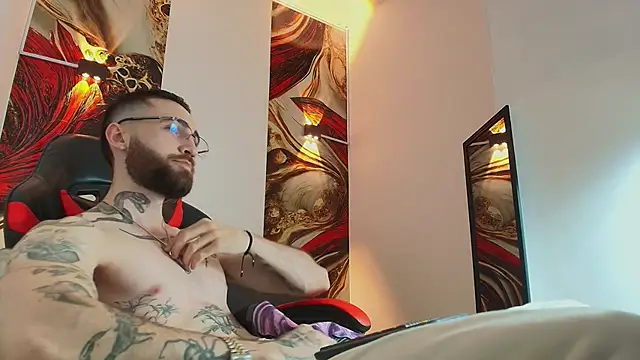 Snapshot of Luke_davis01 chatting on October 2025 01:31:01 PM Luke davis01 online show from October 2025 01:31:01 PM