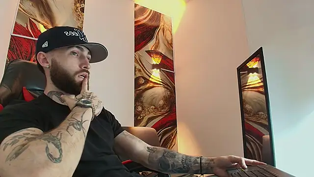 Snapshot of Luke_davis01 chatting on October 2025 01:12:01 PM Luke davis01 online show from October 2025 01:12:01 PM