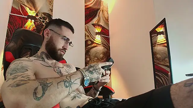 Snapshot of Luke_davis01 chatting on October 2025 01:12:02 PM Luke davis01 online show from October 2025 01:12:02 PM