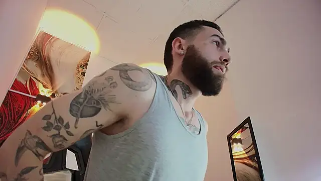 Snapshot of Luke_davis01 chatting on October 2025 01:14:01 PM Luke davis01 online show from October 2025 01:14:01 PM