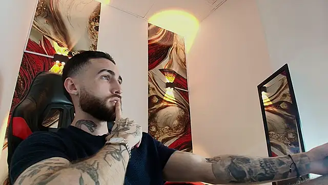 Snapshot of Luke_davis01 chatting on October 2025 01:24:02 PM Luke davis01 online show from October 2025 01:24:02 PM