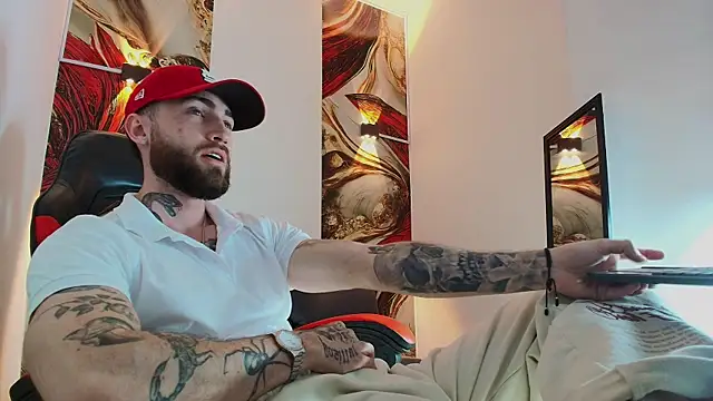 Snapshot of Luke_davis01 chatting on November 2025 01:00:01 PM Luke davis01 online show from November 2025 01:00:01 PM