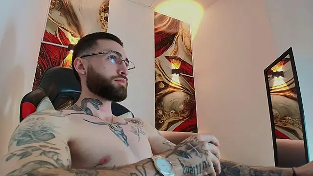 Snapshot of Luke_davis01 chatting on November 2025 01:10:01 PM Luke davis01 online show from November 2025 01:10:01 PM