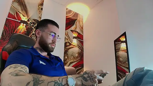 Snapshot of Luke_davis01 chatting on November 2025 02:43:02 PM Luke davis01 online show from November 2025 02:43:02 PM