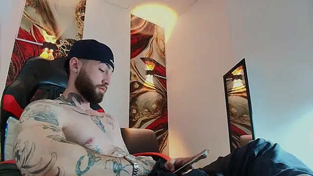 Snapshot of Luke_davis01 chatting on November 2025 01:22:01 PM Luke davis01 online show from November 2025 01:22:01 PM