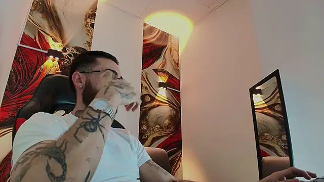 Snapshot of Luke_davis01 chatting on November 2025 01:03:01 PM Luke davis01 online show from November 2025 01:03:01 PM