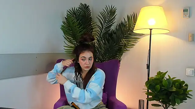 PortiaBellew online show from February 2025 10:50:02 AM