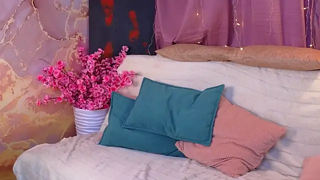 PortiaBellew online show from February 2025 10:34:01 AM