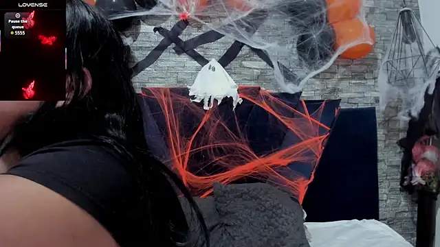 Sophia Brunett online show from October 2025 11:47:02 AM