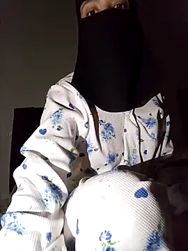 Snapshot of Milan-88 chatting on October 2025 09:28:01 AM Milan-88 online show from October 2025 09:28:01 AM