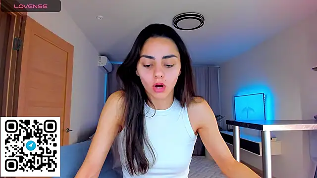 EmiliaZen online show from October 2025 02:26:01 PM