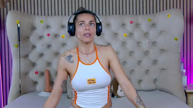 PlayfulShow online show from April 2026 03:50:01 PM