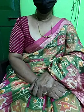 Snapshot of niiveditha chatting on March 2025 05:36:01 AM niiveditha online show from March 2025 05:36:01 AM