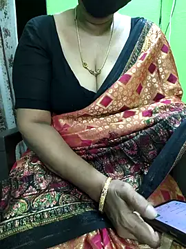 Snapshot of niiveditha chatting on October 2025 03:06:02 AM niiveditha online show from October 2025 03:06:02 AM