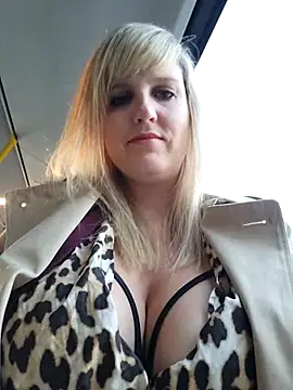 Sexybiene969 online show from September 2025 04:12:02 PM