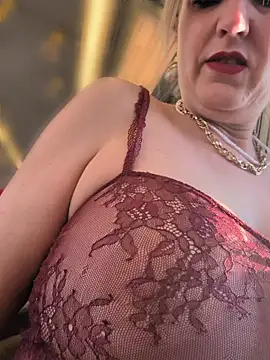 Snapshot of Sexybiene969 chatting on April 2026 04:18:01 PM Sexybiene969 online show from April 2026 04:18:01 PM
