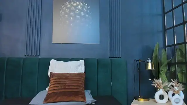 scarlet edwars online show from November 2025 09:25:01 PM