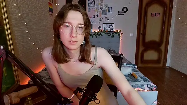 Snapshot of tangerine4dreams chatting on February 2025 09:23:01 AM tangerine4dreams online show from February 2025 09:23:01 AM