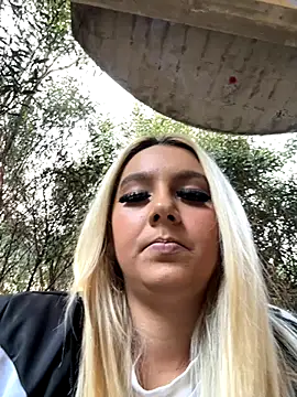 hotamanda01 online show from November 2025 01:04:01 PM