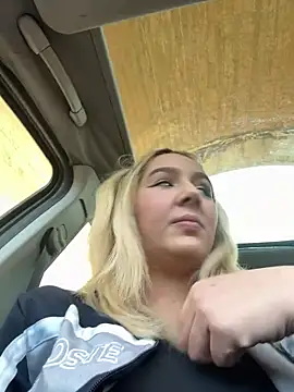 hotamanda01 online show from February 2026 11:42:02 AM