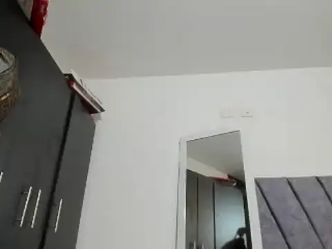 enyelsalas2 online show from October 2025 01:03:02 AM