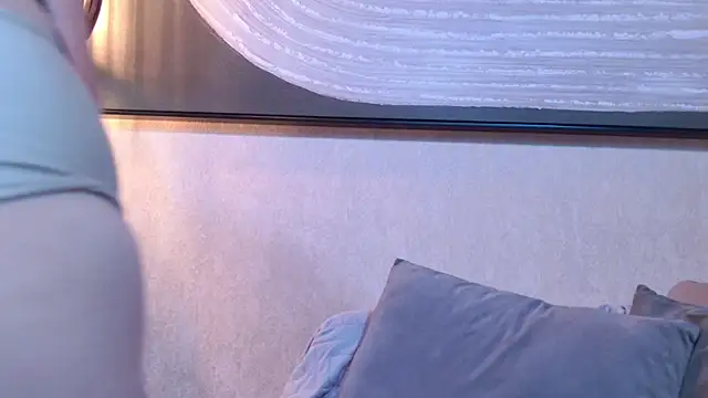 lissa palmer online show from November 2025 03:23:01 AM