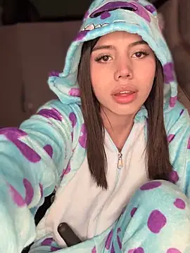 Laura-Khalifa online show from December 2025 06:53:02 AM